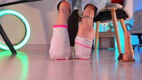 im your little femboy  ALEX   online show from November 21, 2025, 4:11 am