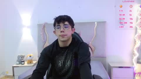 axelnoir_tay online show from May 26, 2026, 7:43 pm
