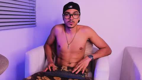 Axel online show from June 24, 2026, 3:05 am