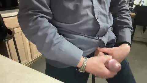 axiomatic777312640 online show from April 27, 2026, 11:58 pm