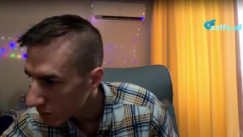 Axl online show from March 9, 2026, 5:11 am