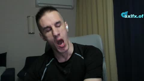 Axl online show from April 16, 2026, 9:39 pm