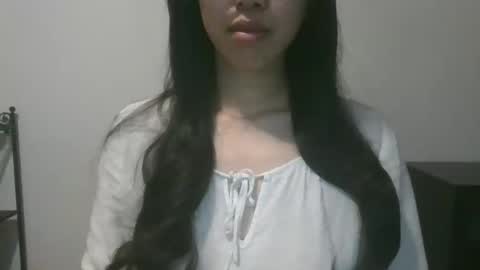 Snapshot of axuepetitt chatting on December 11, 2024, 10:16 pm axue online show from December 11, 2024, 10:16 pm