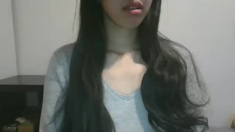 Snapshot of axuepetitt chatting on December 30, 2024, 12:42 pm axue online show from December 30, 2024, 12:42 pm