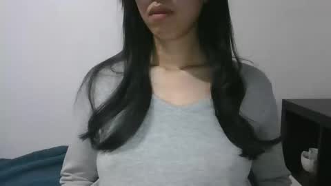 Snapshot of axuepetitt chatting on February 28, 2025, 10:17 pm axue online show from February 28, 2025, 10:17 pm