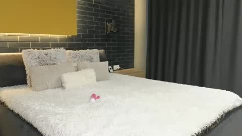 Ayabellle online show from February 21, 2025, 9:43 pm