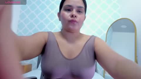 Alyda Jaramillo online show from February 15, 2026, 9:52 am