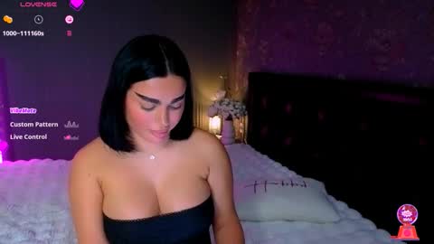  Ayla Demir  online show from November 14, 2025, 11:13 pm