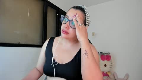 SandyMODELINDEPENDIENT online show from February 19, 2025, 4:34 am