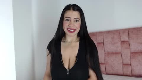 Snapshot of aylasophia_ chatting on December 8, 2024, 12:08 pm Ayla Sophia online show from December 8, 2024, 12:08 pm