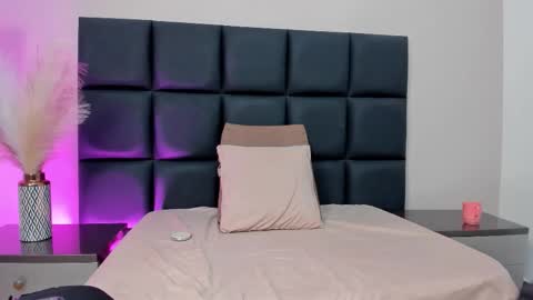 AylaStonne online show from February 6, 2026, 7:17 pm