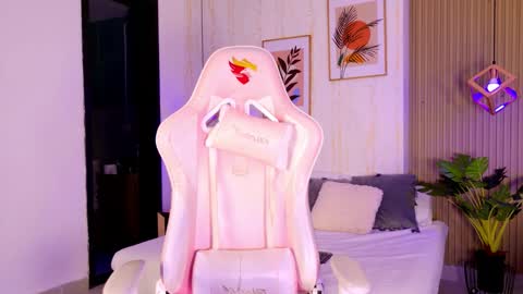 Ayleen online show from February 16, 2026, 12:45 pm