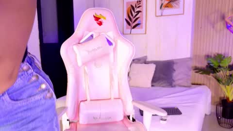 Ayleen online show from February 26, 2026, 1:32 pm