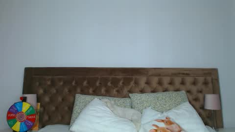 Aylin online show from October 17, 2025, 4:04 am