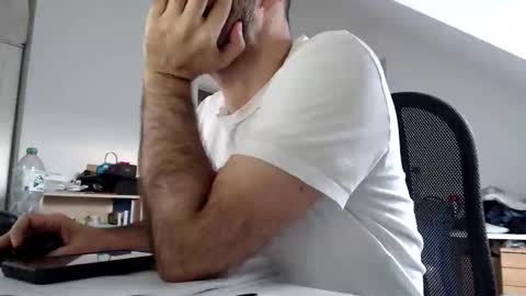 aylinniyerim online show from November 26, 2025, 9:32 am