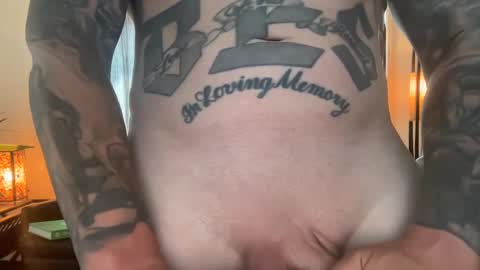 Snapshot of az_tatts chatting on September 21, 2025, 11:06 pm az_tatts online show from September 21, 2025, 11:06 pm