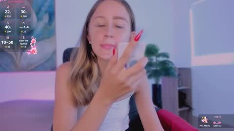 azahaara__ online show from February 12, 2026, 4:24 pm