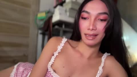 azalea_cum69 online show from April 23, 2026, 6:14 am