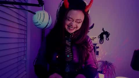 Snapshot of azazelgains chatting on December 23, 2025, 5:27 am Azazel online show from December 23, 2025, 5:27 am