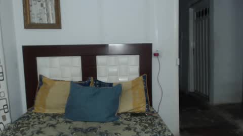 Snapshot of aziel_pantoja chatting on October 1, 2025, 11:11 pm Aziel Pantoja online show from October 1, 2025, 11:11 pm