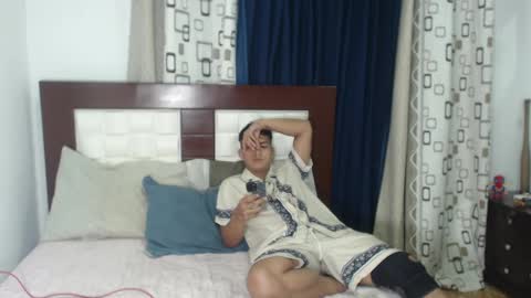 Snapshot of aziel_pantoja chatting on October 16, 2025, 1:28 am Aziel Pantoja online show from October 16, 2025, 1:28 am