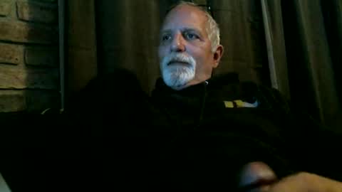 azjohnny online show from November 22, 2025, 2:43 am