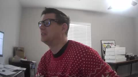 Snapshot of azsurfer39 chatting on December 24, 2024, 4:40 pm azsurfer39 online show from December 24, 2024, 4:40 pm