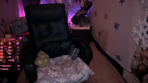Snapshot of azul_prim chatting on January 14, 2025, 1:15 am   online show from January 14, 2025, 1:15 am