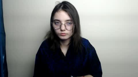 azumi_chan_ online show from February 12, 2026, 9:21 pm