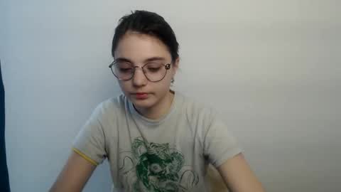 azumi_chan_ online show from February 23, 2026, 8:22 am