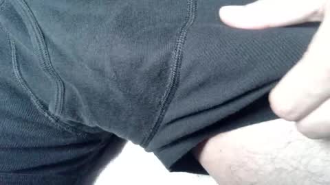 Snapshot of b4dman_ chatting on October 17, 2025, 4:37 am OneHitWonderr online show from October 17, 2025, 4:37 am