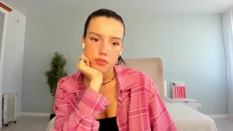 Monica online show from September 26, 2025, 6:17 am