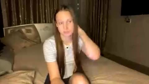 Anny Simpson online show from October 26, 2025, 12:11 pm