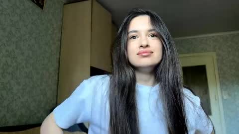 Caroline online show from May 15, 2026, 10:11 am