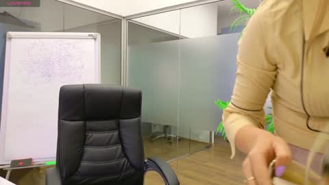 Olivia and Lexi online show from March 6, 2025, 5:14 am