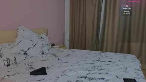 Lina online show from March 9, 2025, 5:28 pm