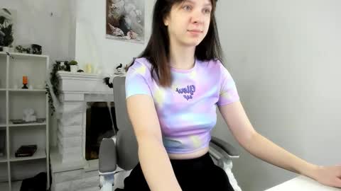 Evalena maybe just Eva online show from November 4, 2025, 5:17 am