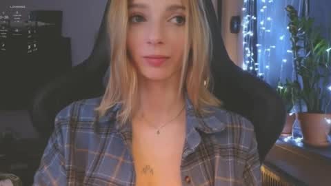 Snapshot of baby_gopn1k chatting on December 11, 2024, 5:10 am baby gopn1k online show from December 11, 2024, 5:10 am