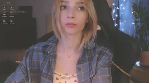 Snapshot of baby_gopn1k chatting on December 13, 2024, 5:05 am baby gopn1k online show from December 13, 2024, 5:05 am