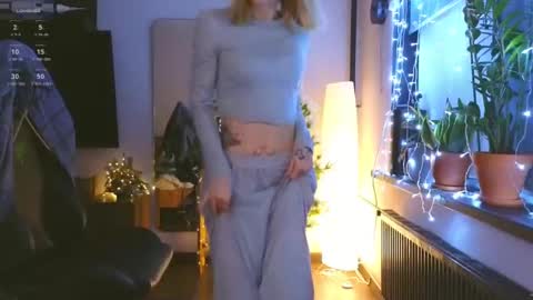 Snapshot of baby_gopn1k chatting on December 13, 2024, 6:27 pm baby gopn1k online show from December 13, 2024, 6:27 pm