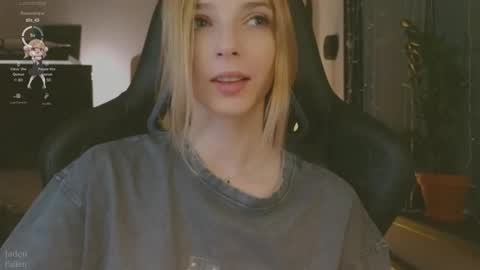 Snapshot of baby_gopn1k chatting on December 24, 2024, 5:16 am baby gopn1k online show from December 24, 2024, 5:16 am