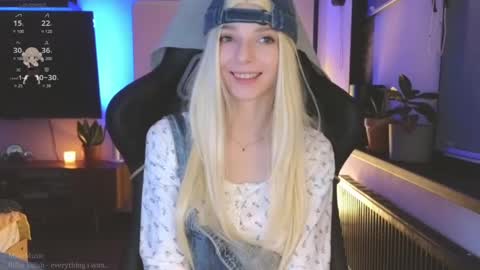 Snapshot of baby_gopn1k chatting on January 21, 2025, 5:05 am baby gopn1k online show from January 21, 2025, 5:05 am