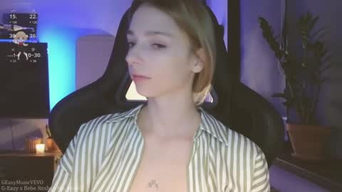 Snapshot of baby_gopn1k chatting on January 27, 2025, 5:03 am baby gopn1k online show from January 27, 2025, 5:03 am