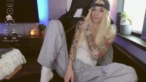 Snapshot of baby_gopn1k chatting on February 10, 2025, 8:09 am baby gopn1k online show from February 10, 2025, 8:09 am