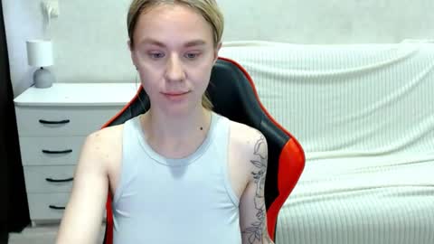 baby_kitte online show from October 26, 2025, 5:13 am