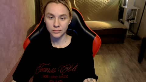 baby_kitte online show from April 4, 2026, 2:25 pm