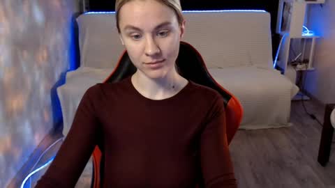 baby_kitte online show from April 13, 2026, 3:23 am