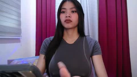 Snapshot of baby_love143 chatting on July 7, 2026, 10:58 pm sky online show from July 7, 2026, 10:58 pm