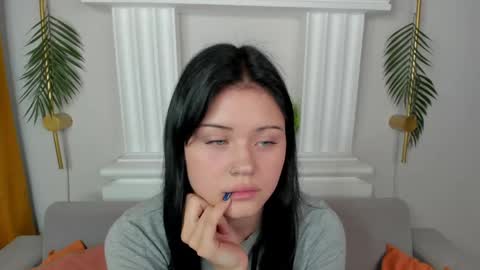 baby_sunsh1ne_ online show from June 8, 2026, 1:28 am