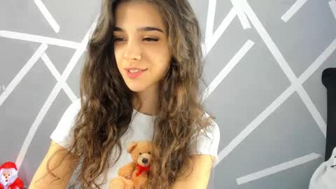 Snapshot of babyaylin chatting on December 4, 2024, 5:38 am Aylin  online show from December 4, 2024, 5:38 am